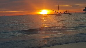Beach nearby - Sheridan Villas Boracay (Boracay Island)