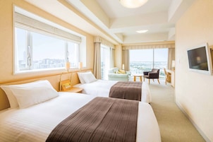 Habitación, en esquina (Terrace 4people, Tower Building) | Ropa de cama de alta calidad, caja fuerte, escritorio y cortinas opacas