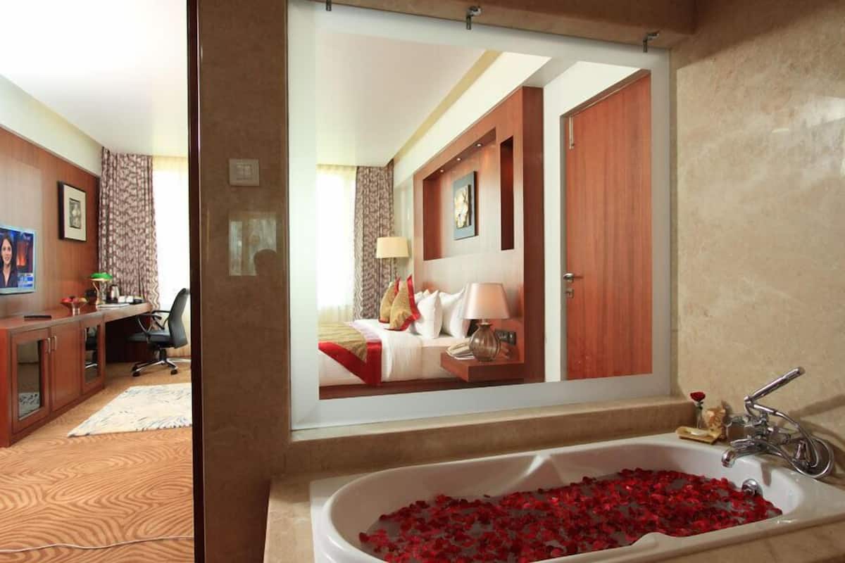 deep-soaking bathtub