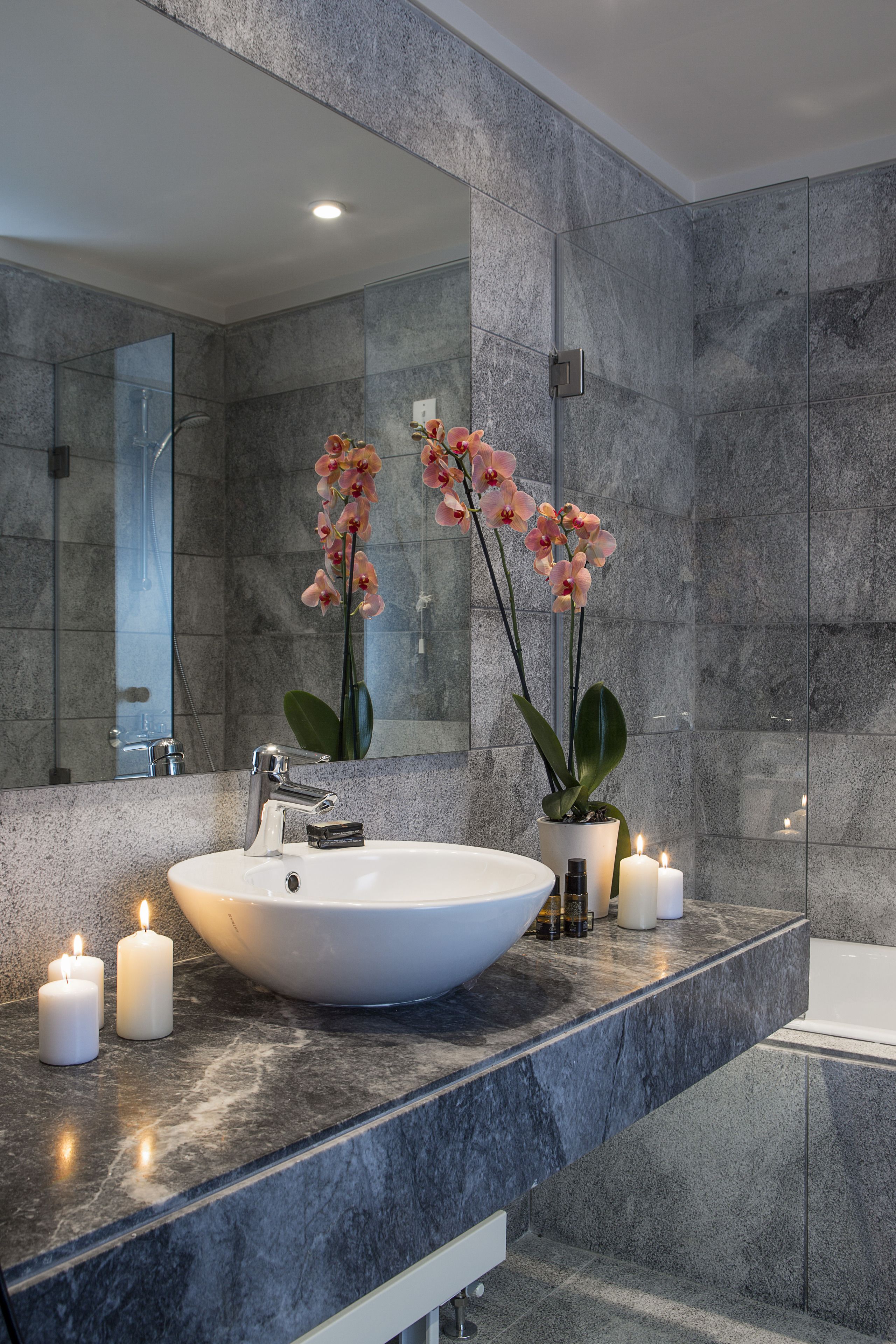 separate bathtub and shower, spring water bathtub, rainfall showerhead