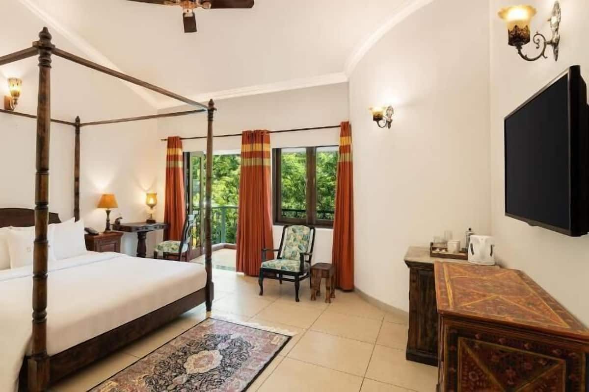 Egyptian cotton sheets, premium bedding, down duvets, pillow-top beds