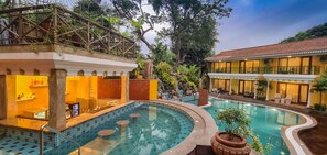 Outdoor pool, sun loungers