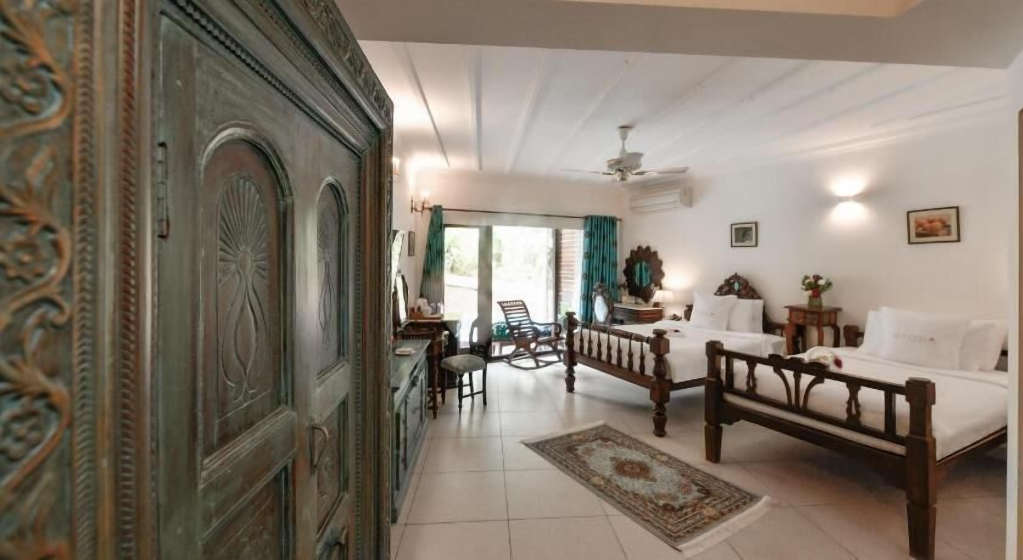 Egyptian cotton sheets, premium bedding, down duvets, pillow-top beds