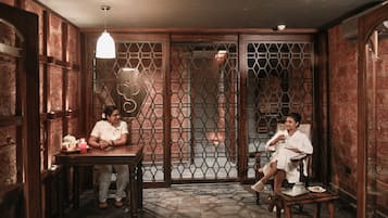 Couples treatment rooms, body treatments, aromatherapy
