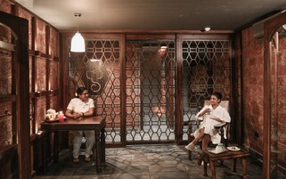 Couples treatment rooms, body treatments, aromatherapy