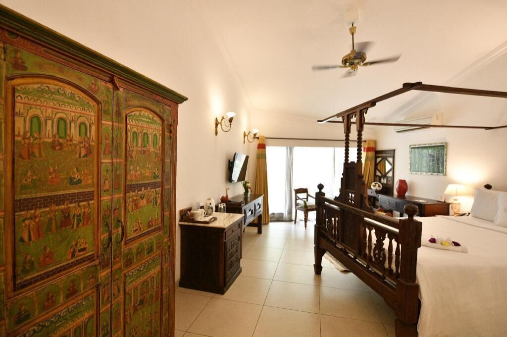 Egyptian cotton sheets, premium bedding, down duvets, pillow-top beds