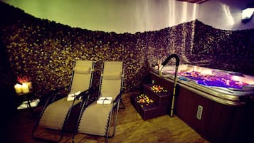 Sauna, tina de hidromasaje, baño de vapor y tratamientos corporales