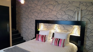 Junior Suite | Pillowtop beds, in-room safe, soundproofing, iron/ironing board