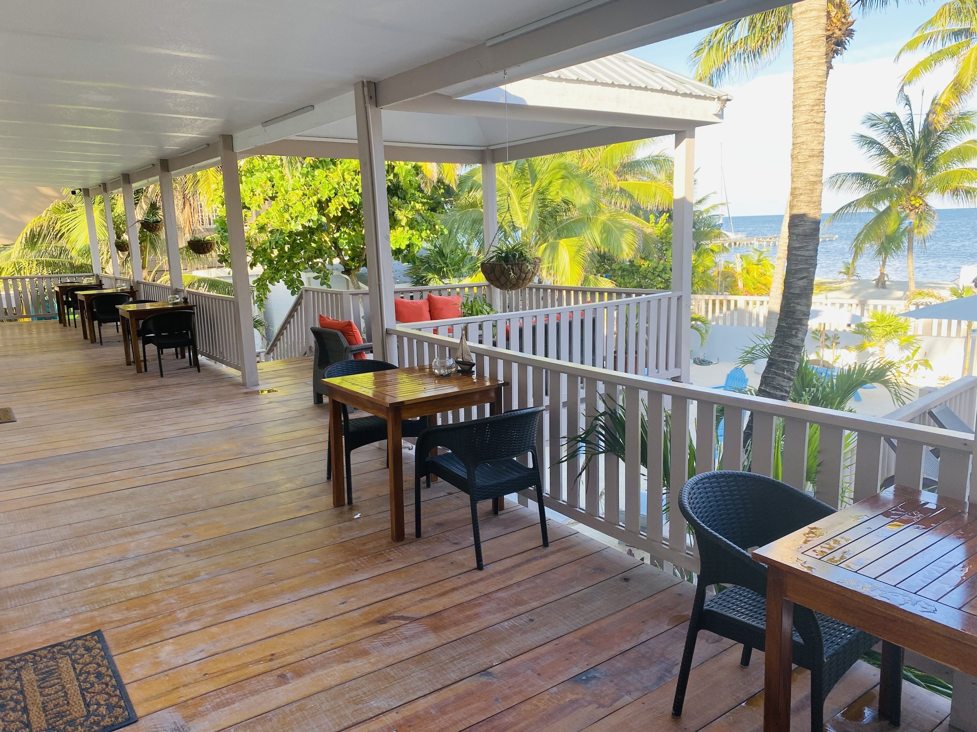 Islander Seaview Delight | Individually decorated, individually furnished, desk, laptop workspace