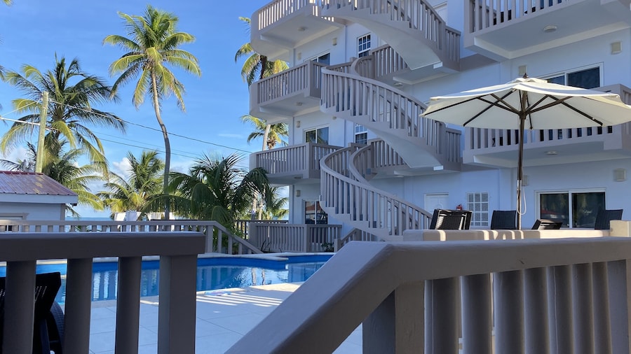 La Isla Resort