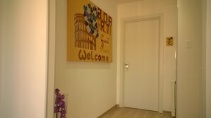 Interior entrance - Buonarroti Guest House (Rome)