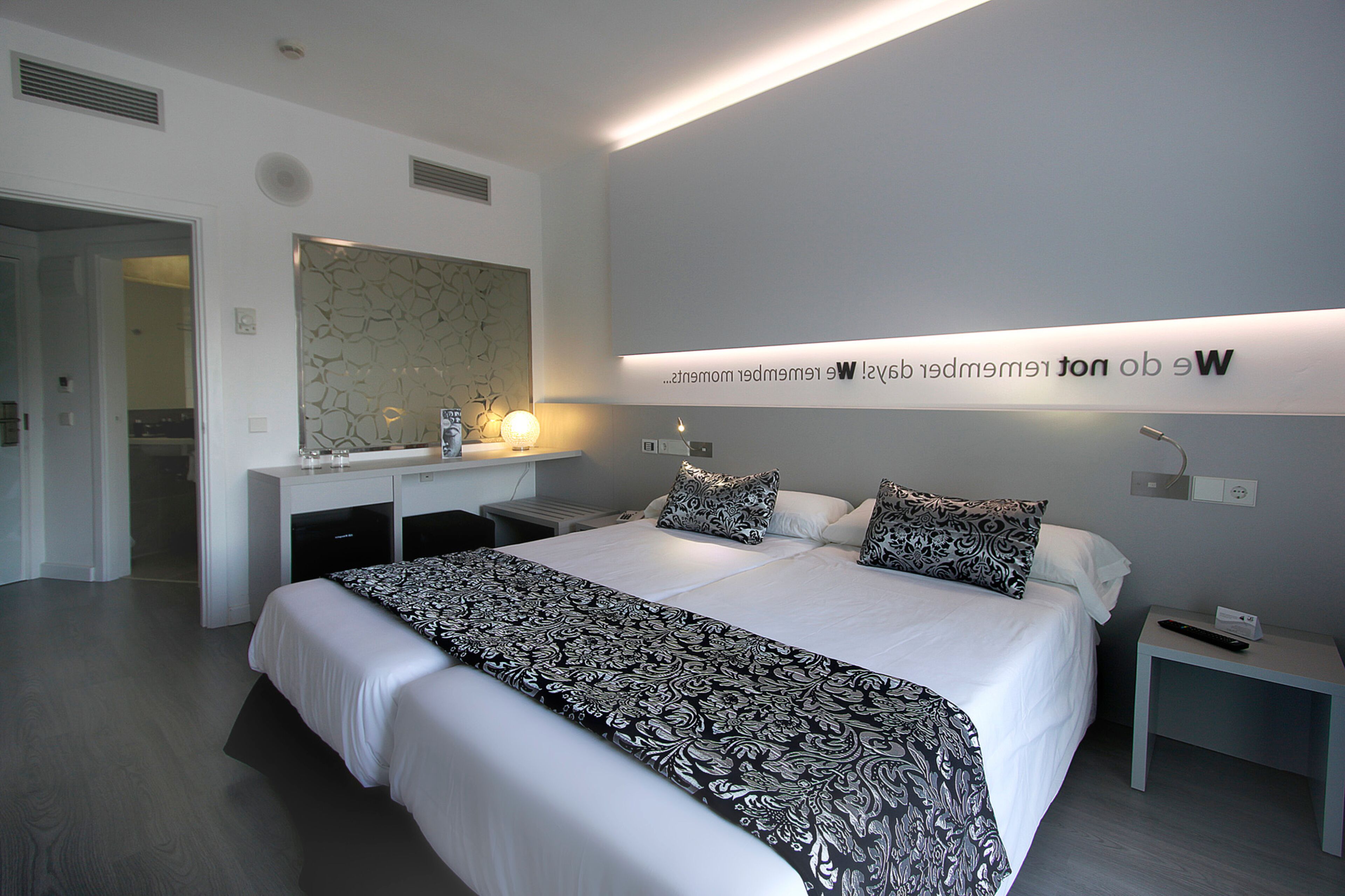 1 bedroom, minibar, desk, blackout curtains