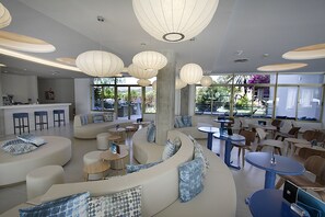 Lobby sitting area - BG Hotel Rei del Mediterrani (Muro)