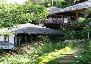 Overseaview Hotel Top View Room | デスク