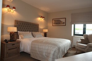 Standard Double Room | Minibar, soundproofing, cots/infant beds, rollaway beds - Au Comte De Mercy (Oupeye)