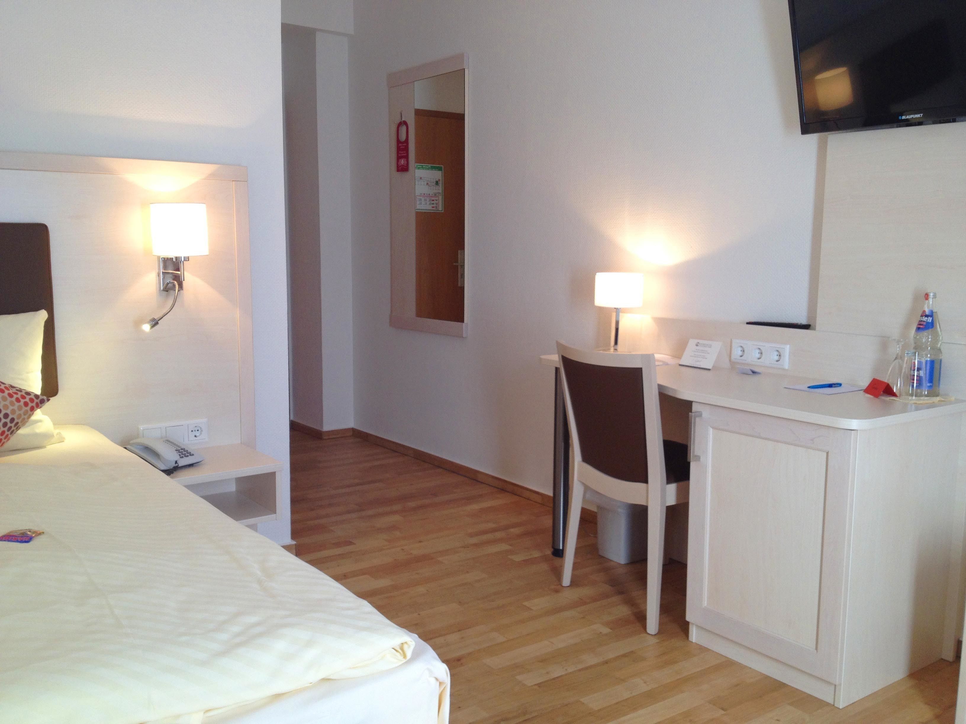 standard single room | children’s theme room