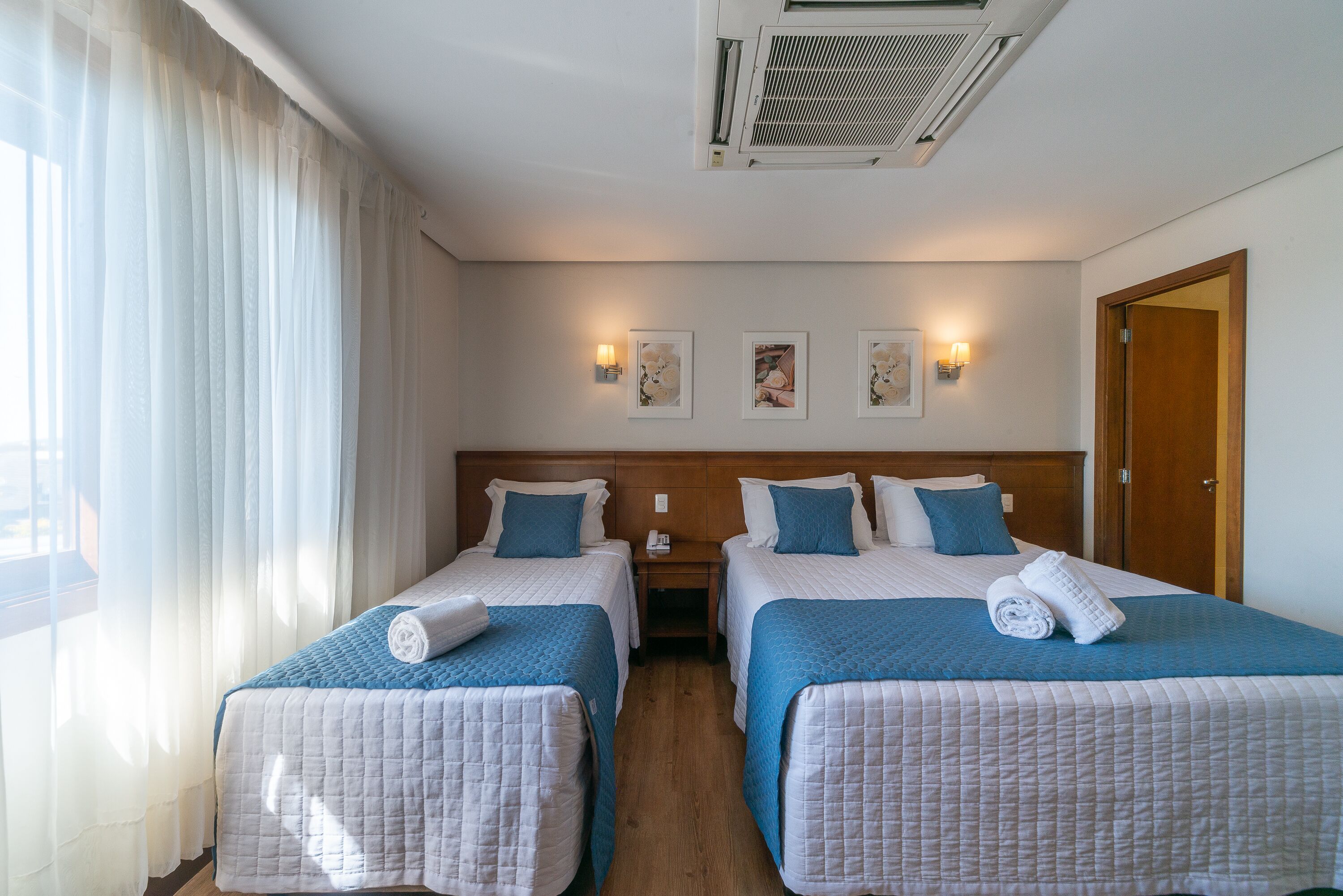 standard triple room | 1 bedroom, minibar, individually furnished, laptop workspace