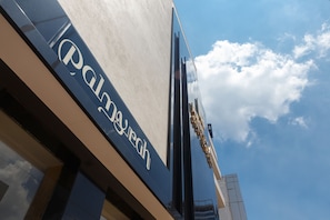 Front of property - Renuka City Hotel (Colombo)