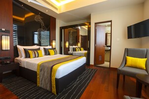 Quarto luxo | Frigobar, cofres nos quartos, escrivaninha