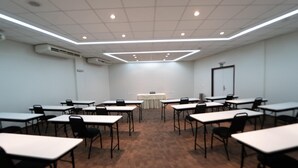 Fasilitas rapat