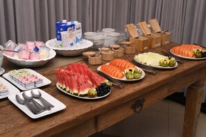 Free daily buffet breakfast