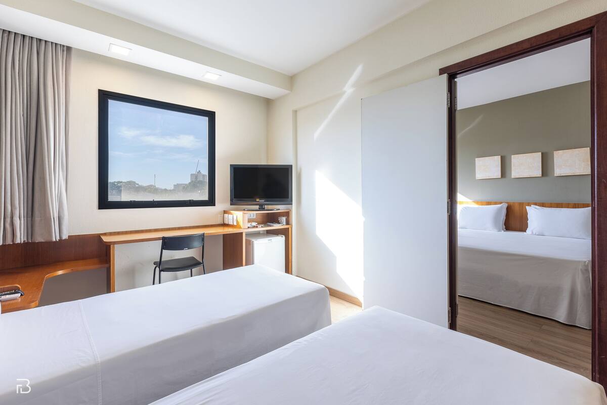 family quadruple room | minibar, in-room safe, desk, soundproofing