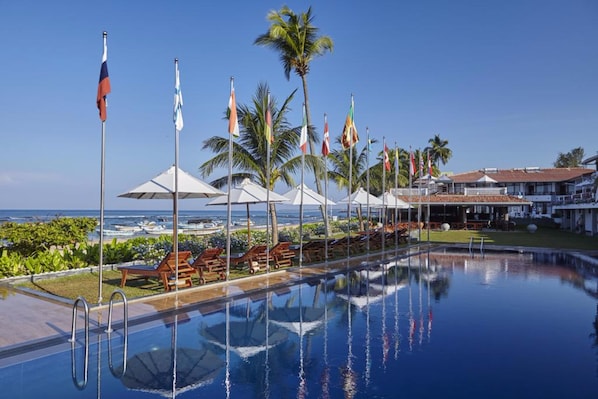 2 outdoor pools, sun loungers - Coral Sands Hotel (Hikkaduwa)