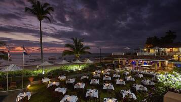 2 restaurants, international cuisine