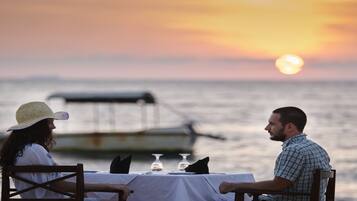 2 restaurantes; se sirve cocina internacional