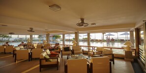 Lobby lounge - Coral Sands Hotel (Hikkaduwa)