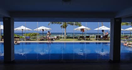 Coral Sands Hotel