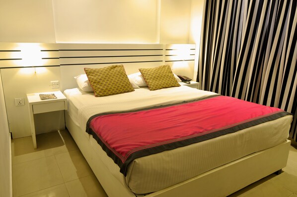 Standard-Doppelzimmer | Zimmersafe, kostenloses WLAN