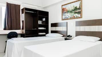 Deluxe Twin Room, 2 Twin Beds | 1 bedroom, minibar, in-room safe, desk