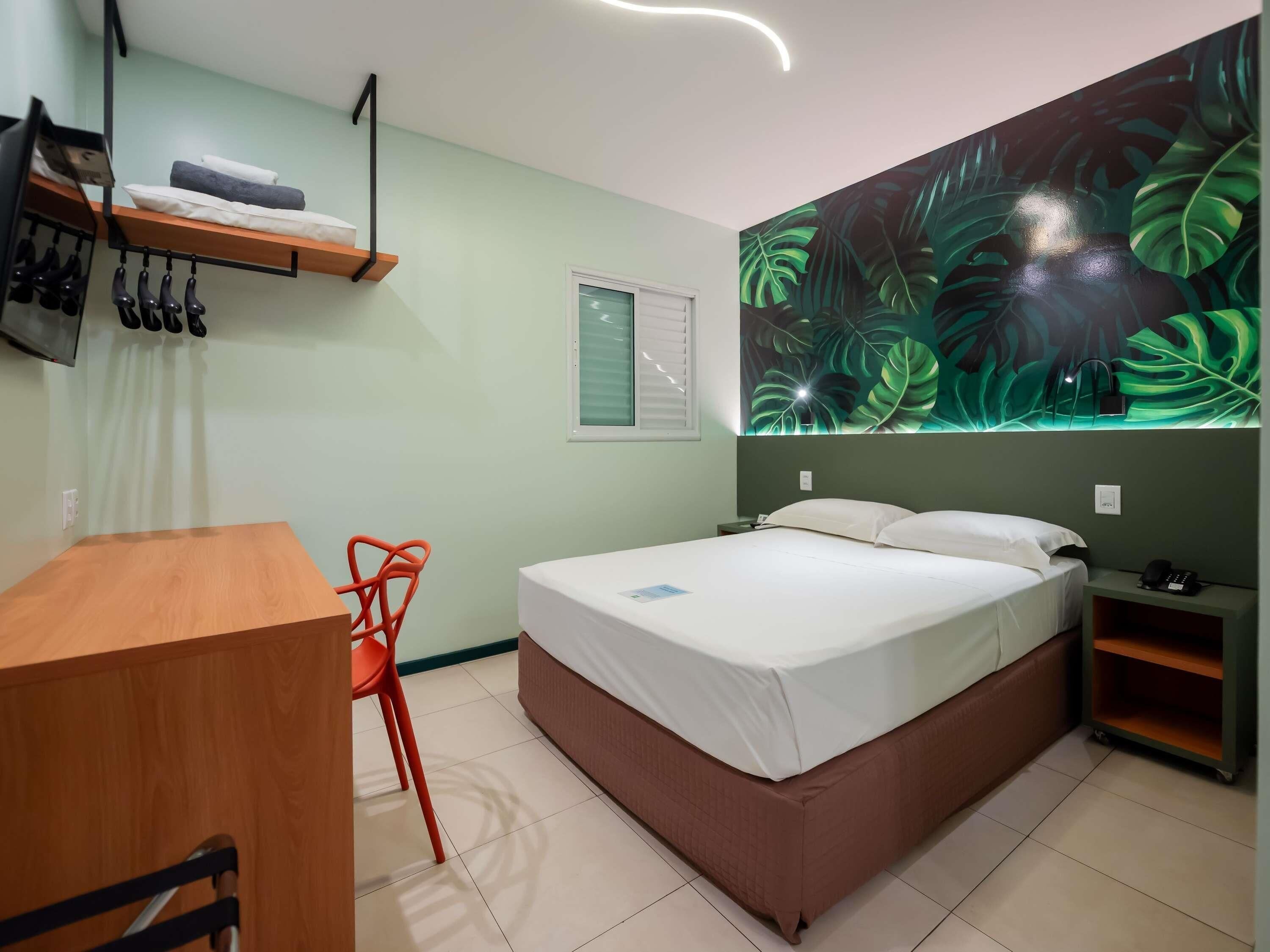 Classic Room, 1 Double Bed | In-room safe, desk, laptop workspace, iron/ironing board