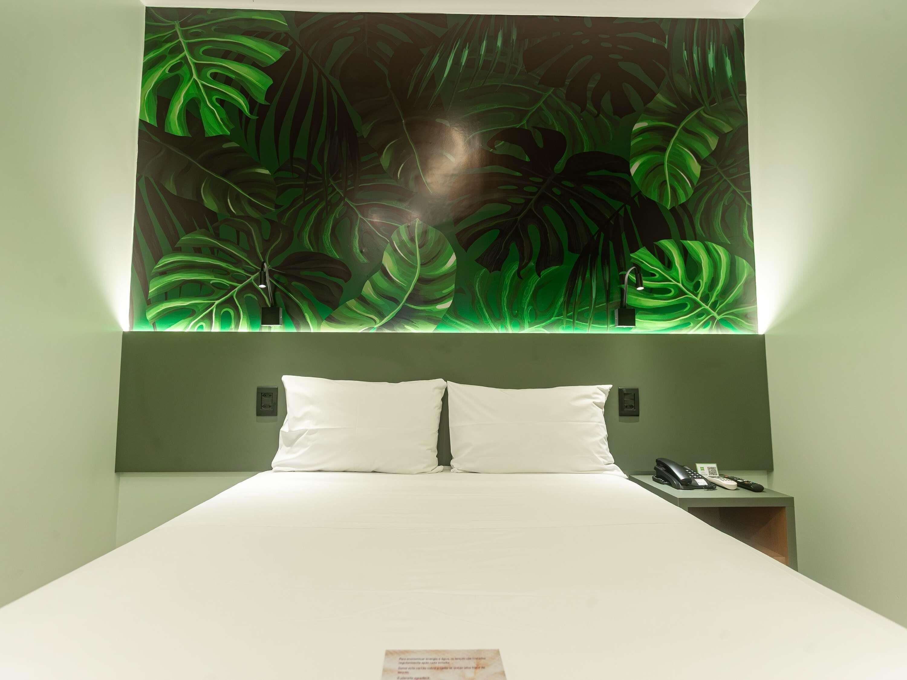 Superior Room, 1 Double Bed | In-room safe, desk, laptop workspace, iron/ironing board (on request)
