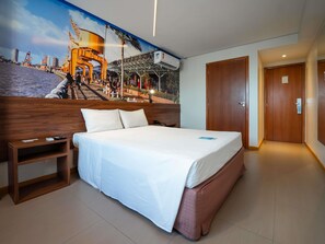 مكتب وأسرّة أطفال/رضّع (مجانًا) وواي فاي مجانً ا وملاءات أسرّة