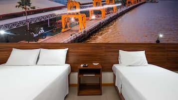 Escritorio, cunas gratuitas, wifi gratis y ropa de cama