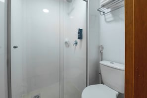 Superior Room, 2 Single Beds | Bathroom