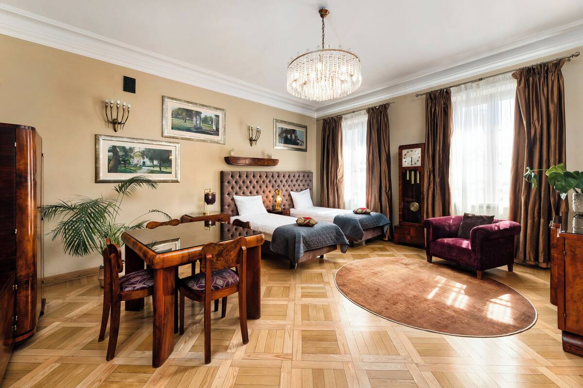 Deluxe Suite II - 85 m2 | Ylelliset vuodevaatteet, työpöytä