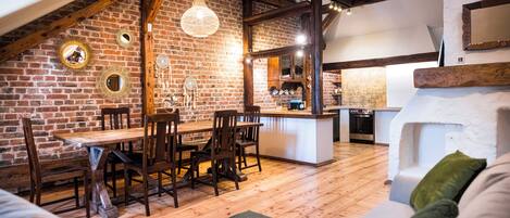 Deluxe Loft with Air Conditioning - 70 m2 | In-room dining