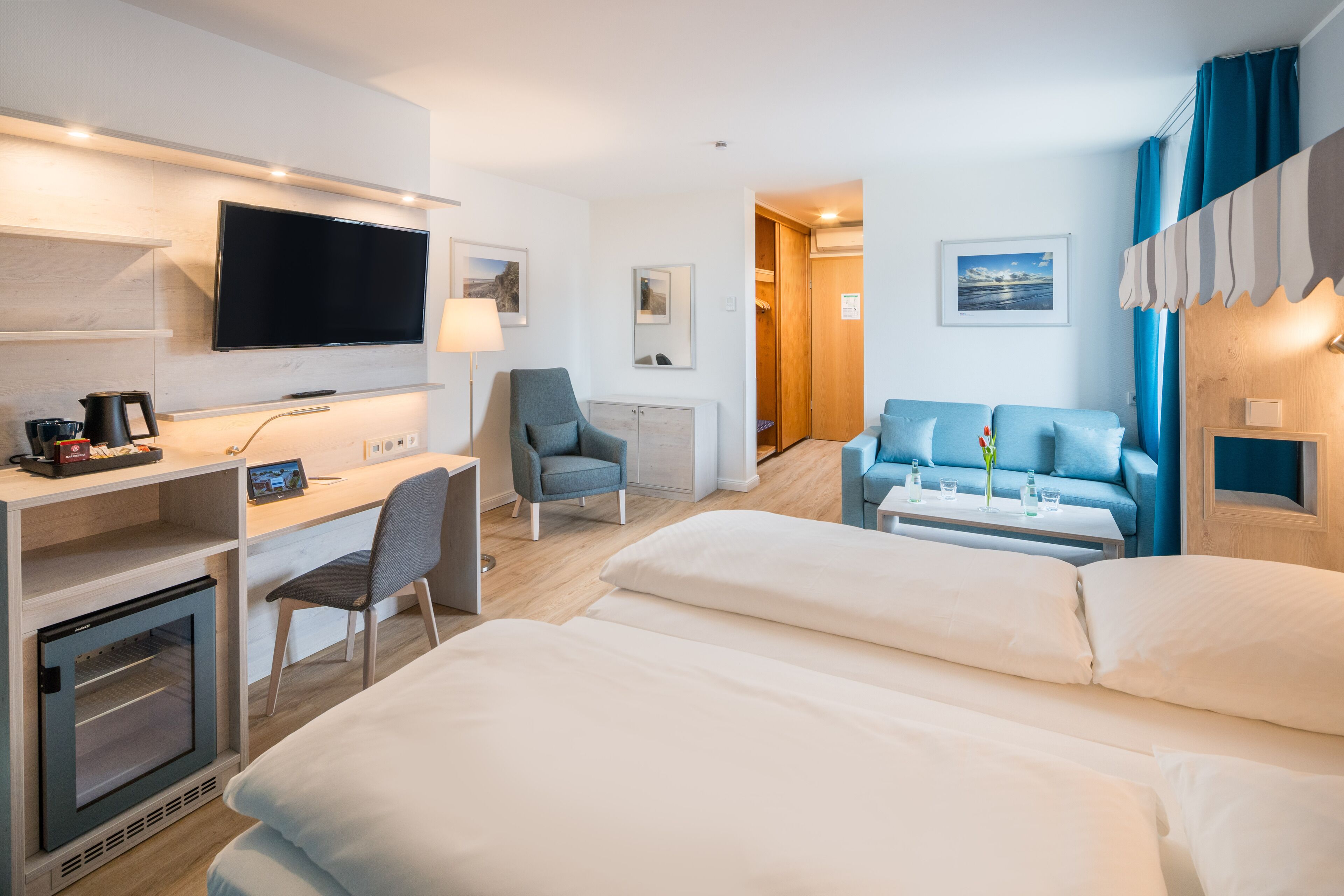 hypo-allergenic bedding, in-room safe, desk, soundproofing