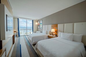 1 bedroom, Egyptian cotton sheets, premium bedding, down comforters