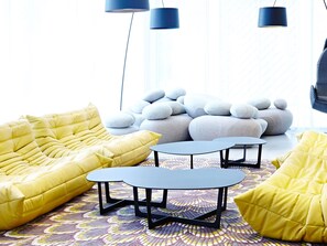 Breakfast, lunch and dinner served - Novotel London Brentford (Brentford)