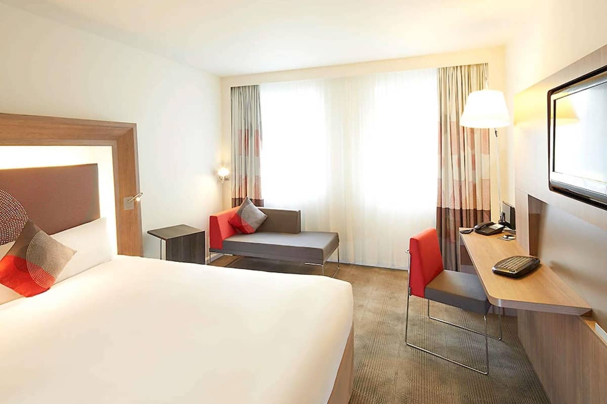 Superior Room, 1 Queen Bed with Sofa bed | Minibar, in-room safe, desk, soundproofing