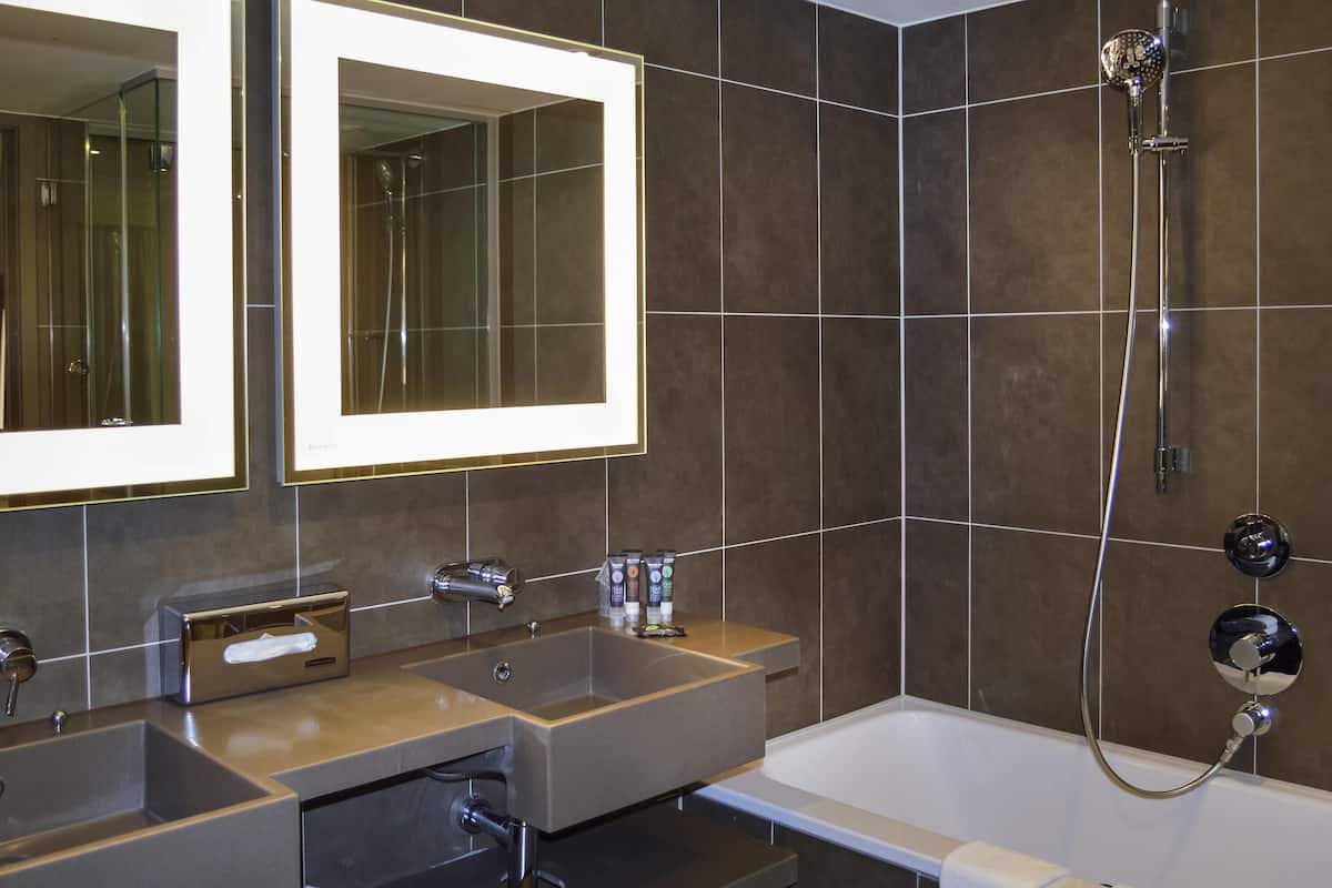 minibar, in-room safe, desk, soundproofing