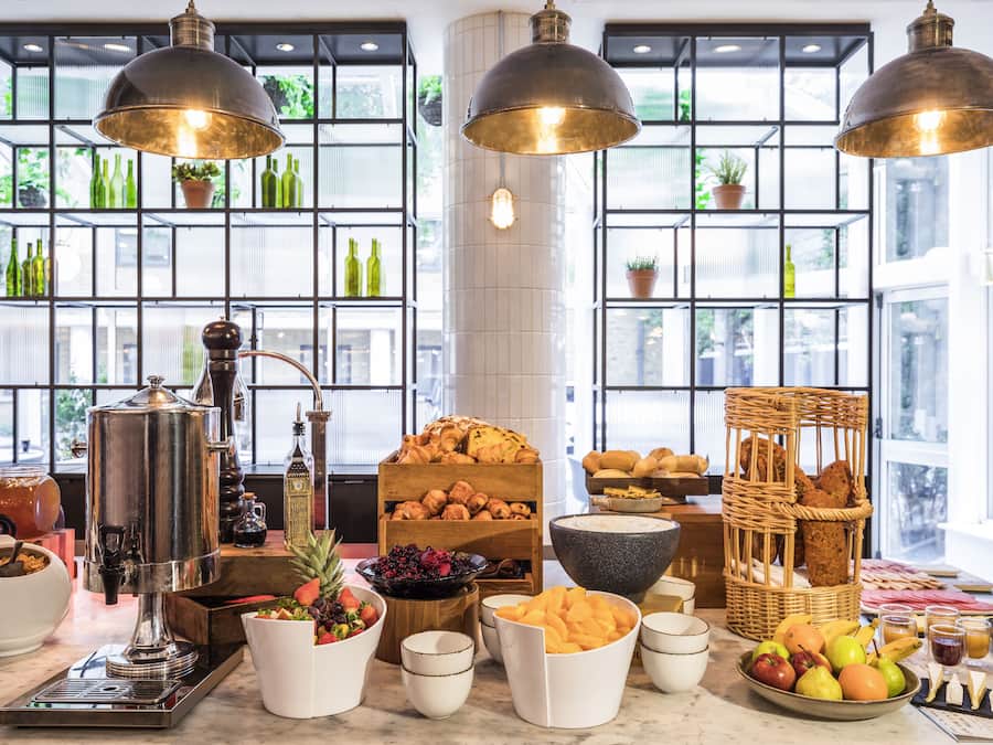 Tägliches Frühstücksbuffet gegen Gebühr