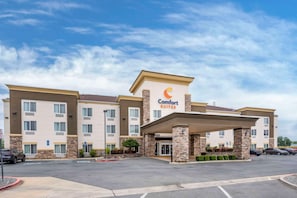Exterior - Comfort Suites Redding - Shasta Lake (Redding)