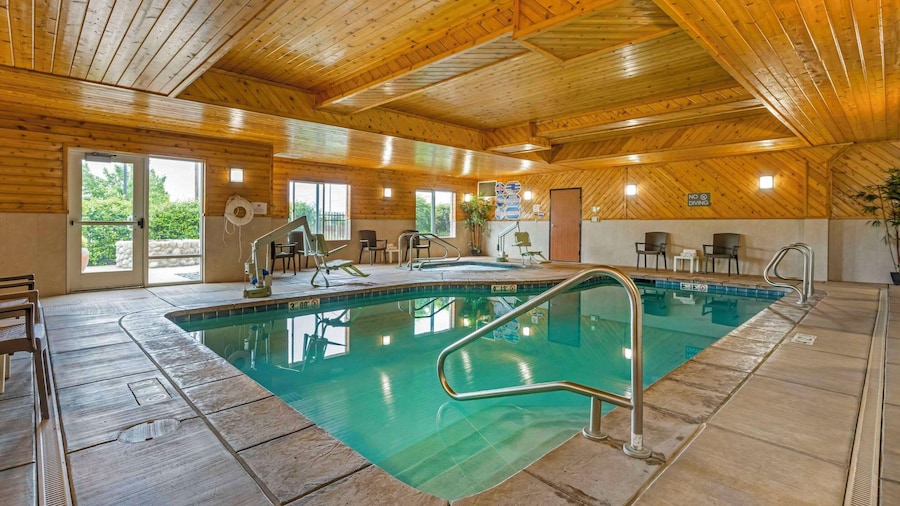 Comfort Suites Redding - Shasta Lake