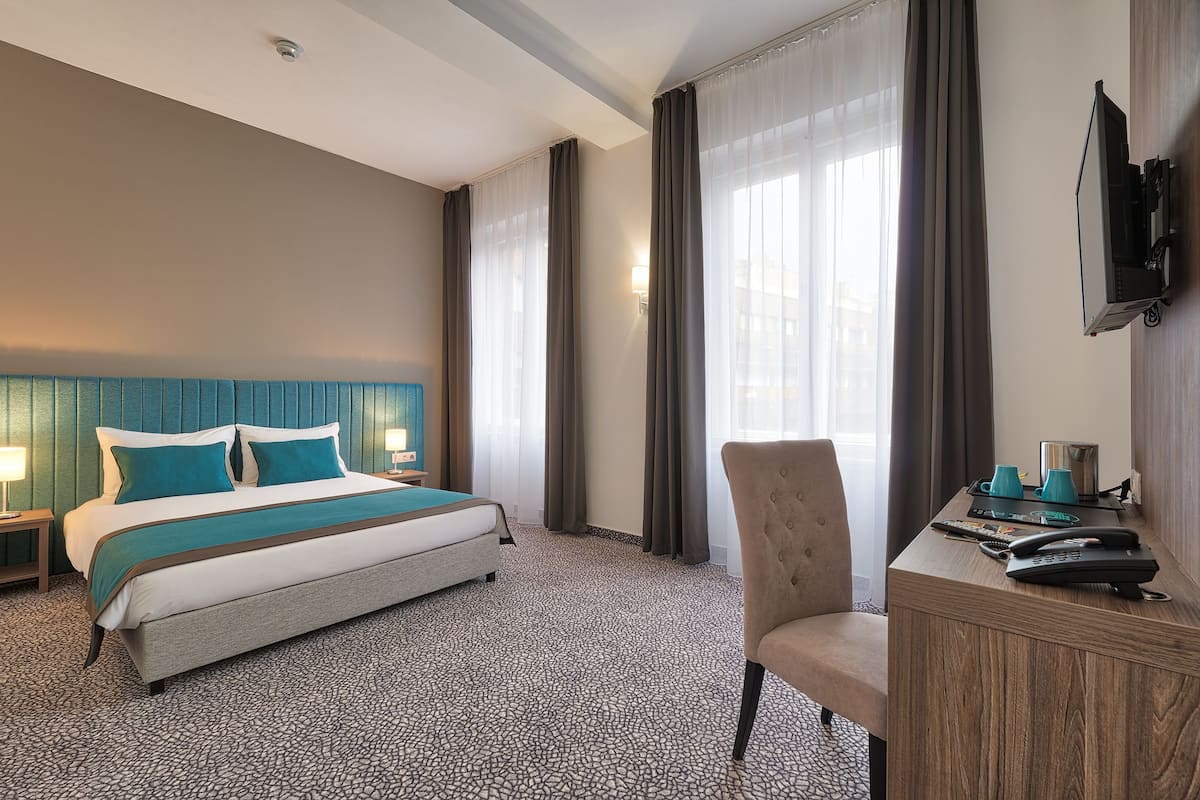 Minibar, coffres-forts dans les chambres, chambres insonorisées