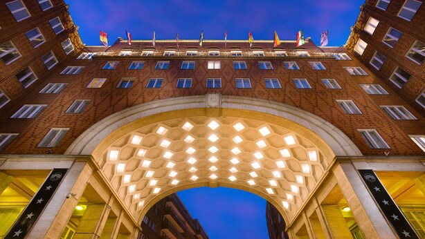 Front of property – evening/night - Arcadia Hotel Budapest (Budapest)